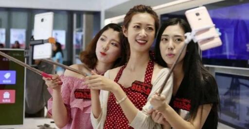 宝妈兼zhi在家聊天賺米，一天300+很轻松，每月收入远超上班族!