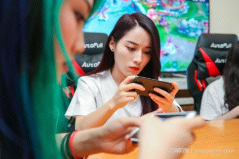 游戏陪玩项目适合普通人兼zhi操作，陪玩游戏2个小时，收入100+