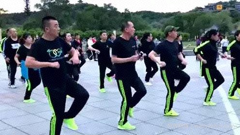 跳舞能賺米吗?分享几个鬼步舞通过抖音短视频的变现思路