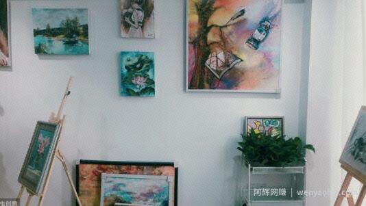 上传背景墙、壁画、装饰画素材作品也能賺米？被下载就能赚取分成收益，年赚10万元